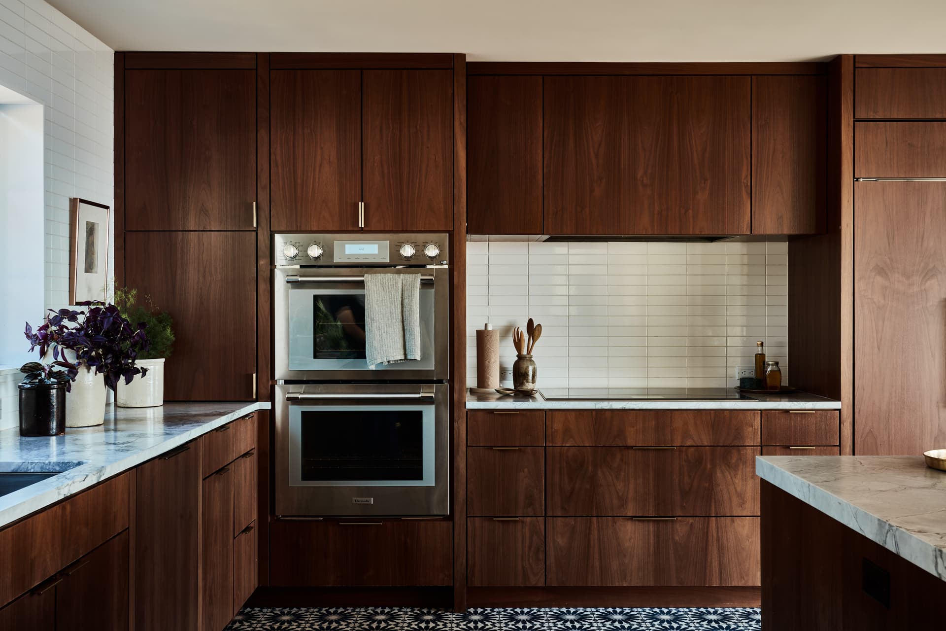 grain matched kitchen cabinets